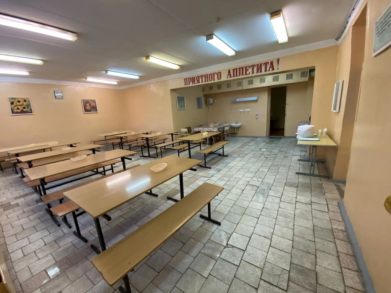 Коротко о столовой: Изображение.